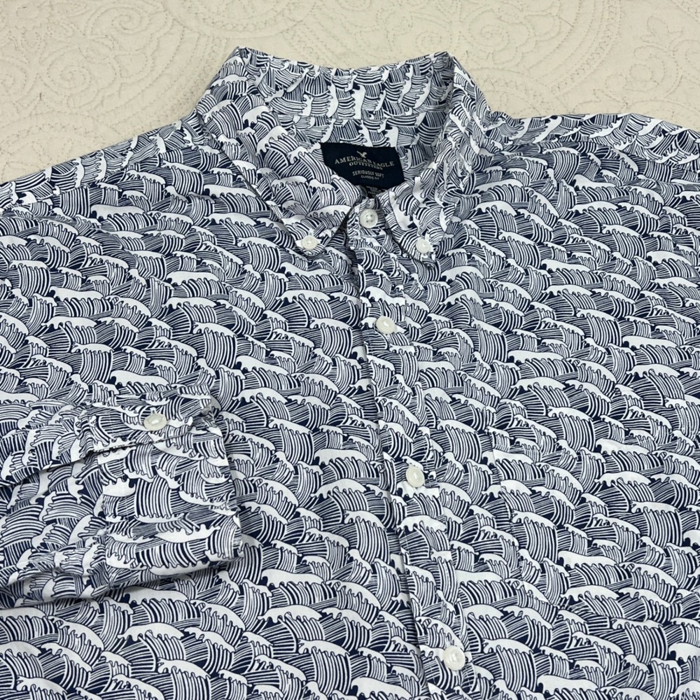 American Eagle Mens XL Seriously Soft Classic Fit Navy‎ Wave Print Button Shirt
